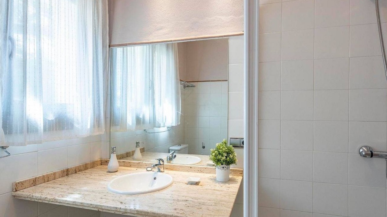 Photo of Bathroom in Benadalid