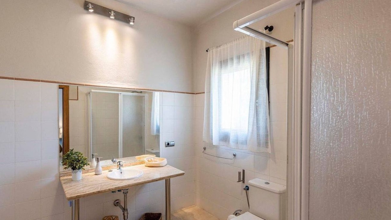 Photo of Bathroom in Benadalid