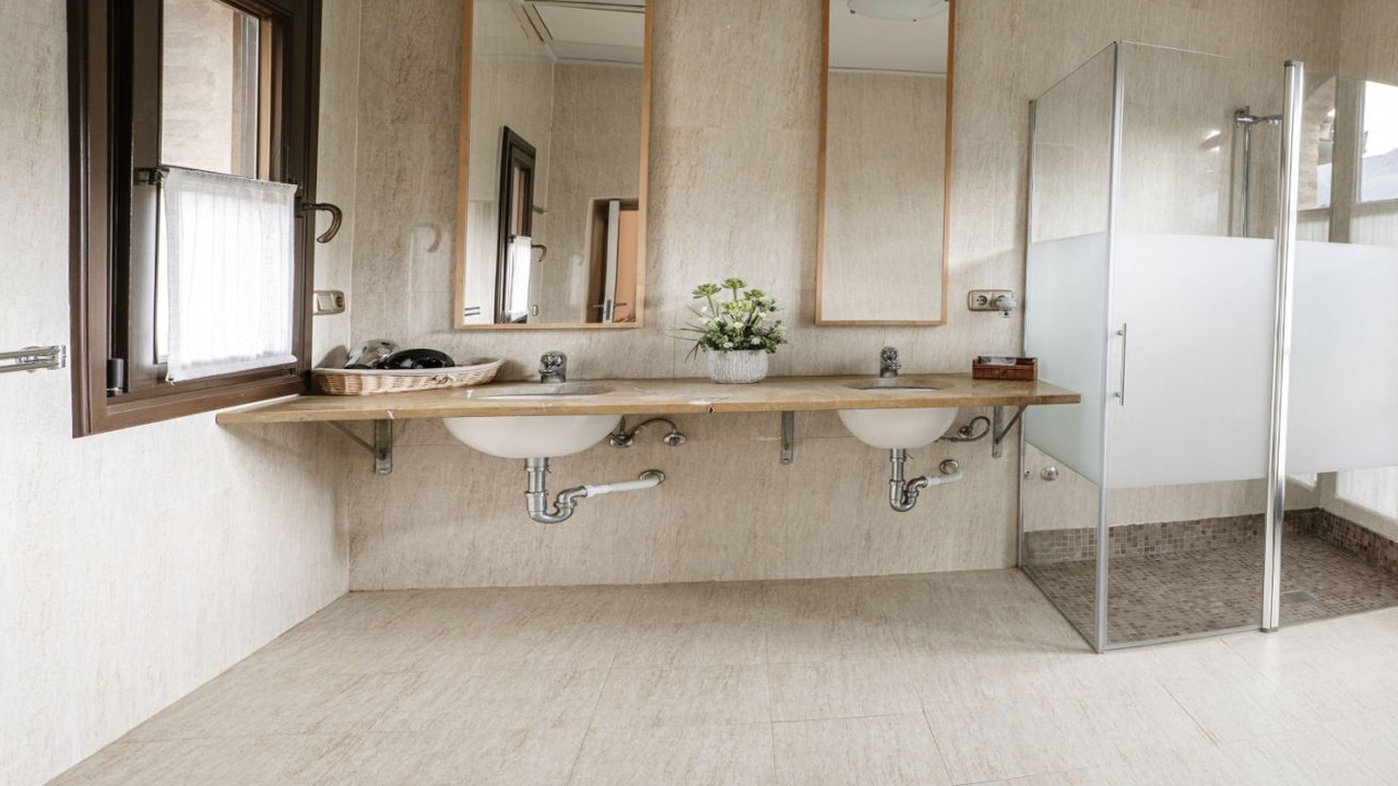 Photo of Bathroom in Benadalid