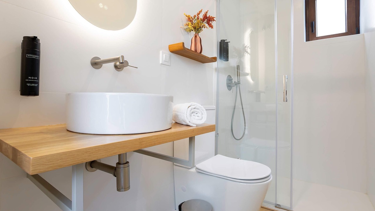 Photo of Bathroom in Feria