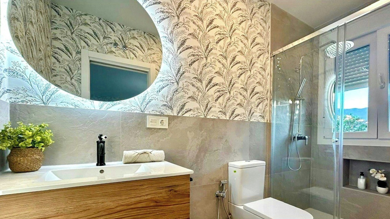 Photo of Bathroom in Melegis
