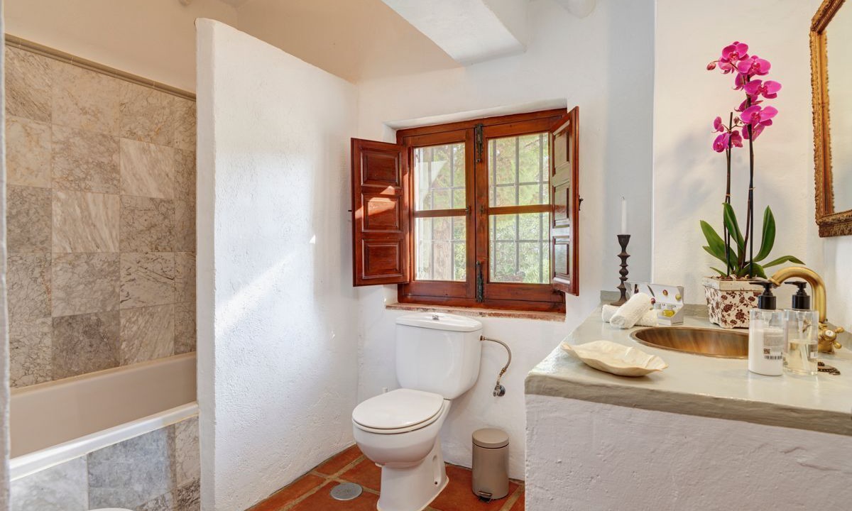 Photo of Bathroom in Canillas de Aceituno