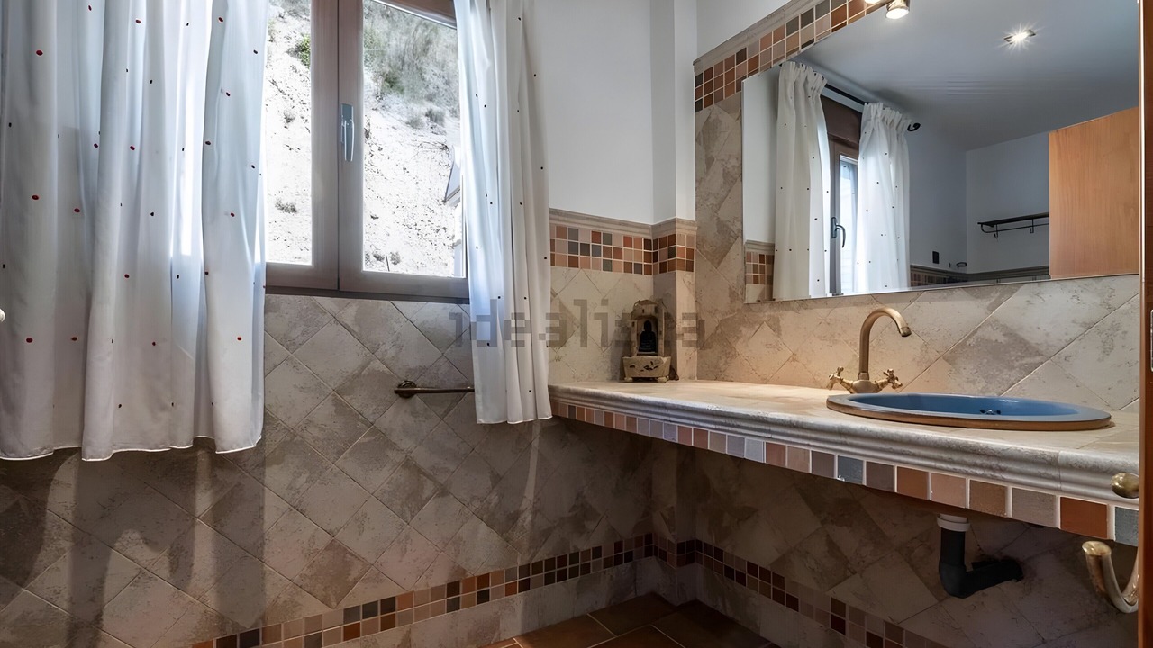 Photo of Bathroom in Guejar Sierra