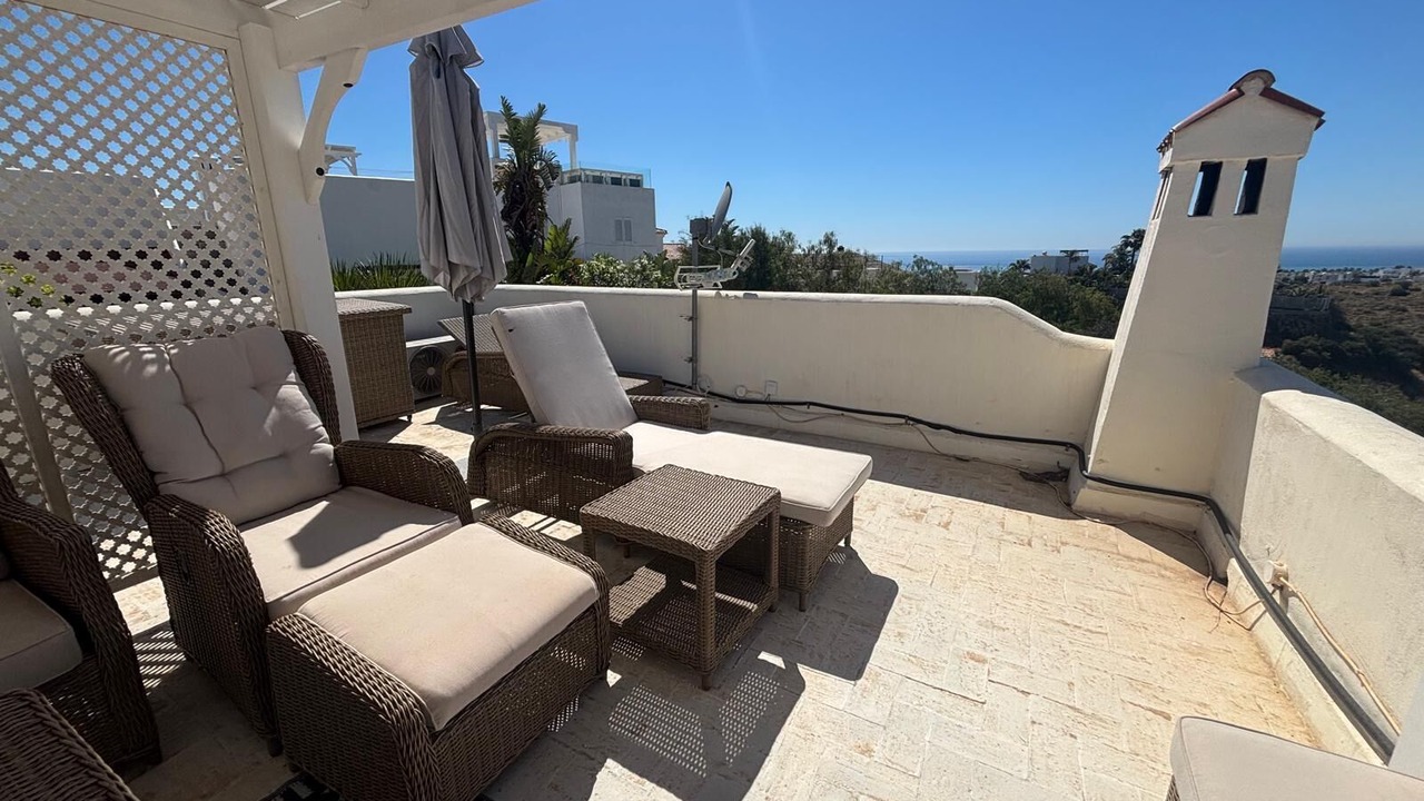 Photo of Patio Balcony in Vista de los Angeles-Rumina