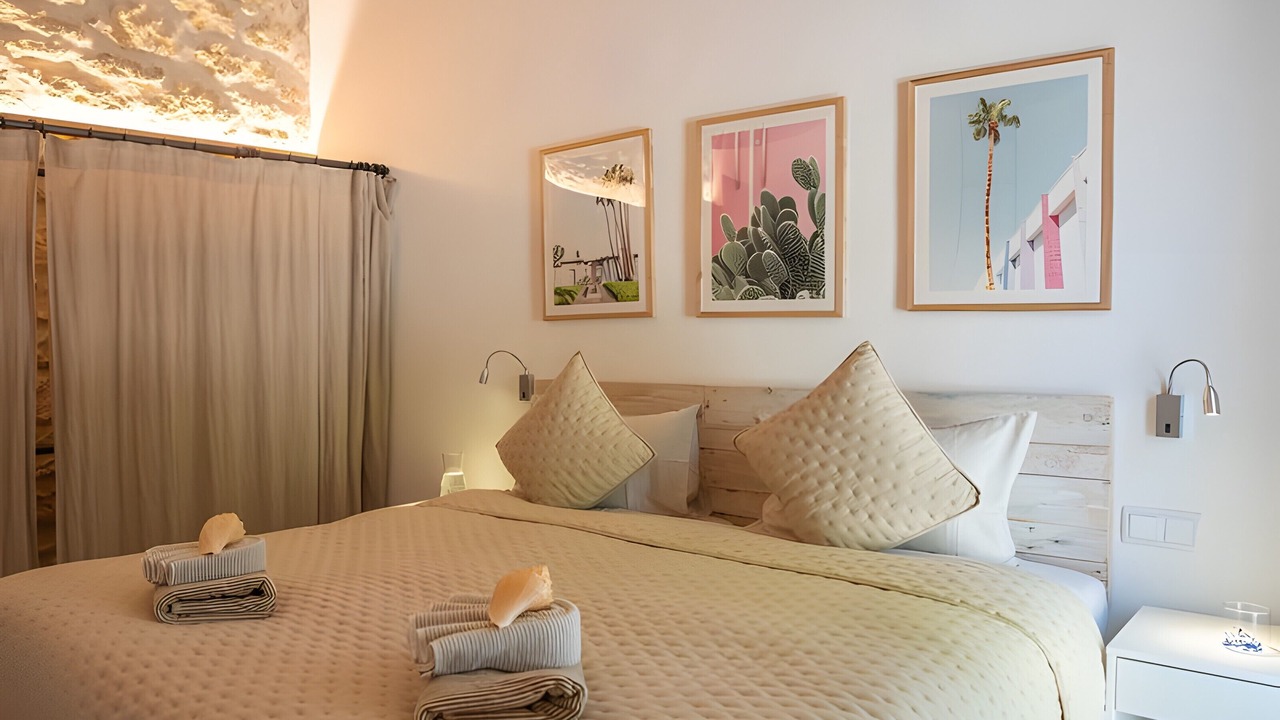 Photo of Bedroom in Establiments