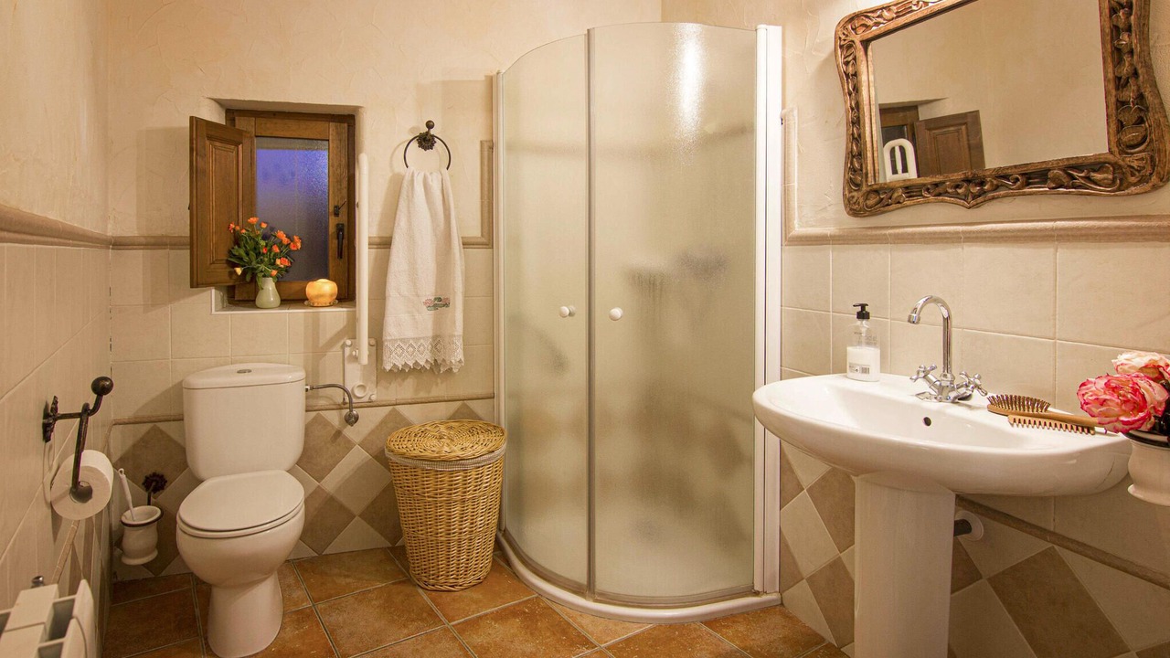 Photo of Bathroom in Laroya