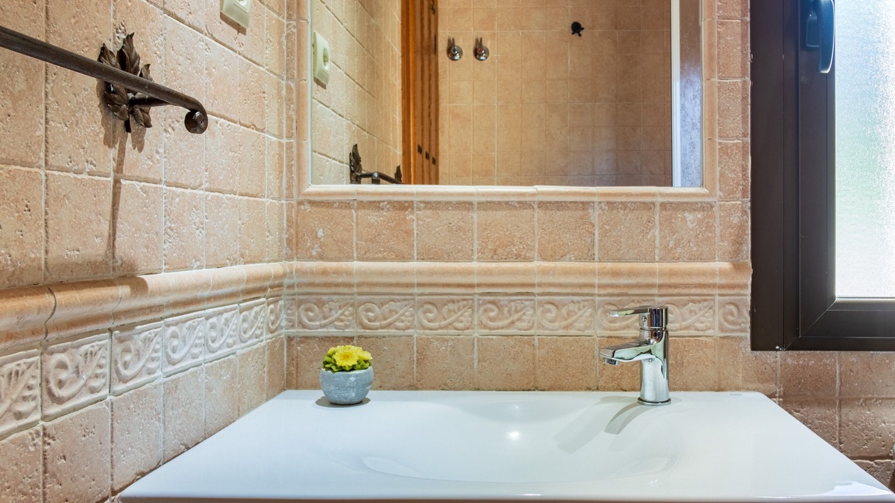Photo of Bathroom in Mombeltran
