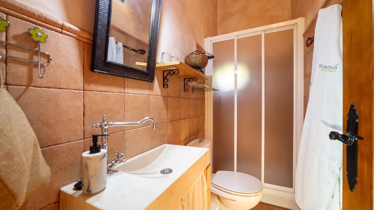 Photo of Bathroom in Laroya