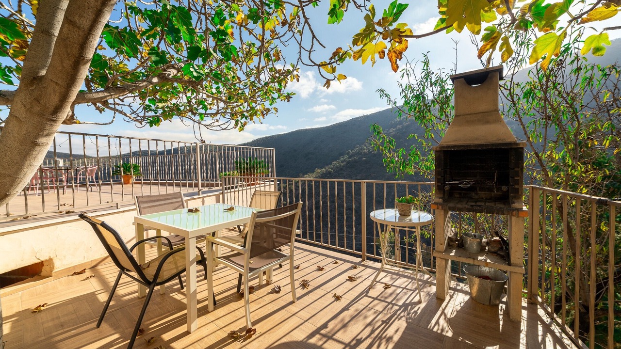 Photo of Outdoor in Laroya