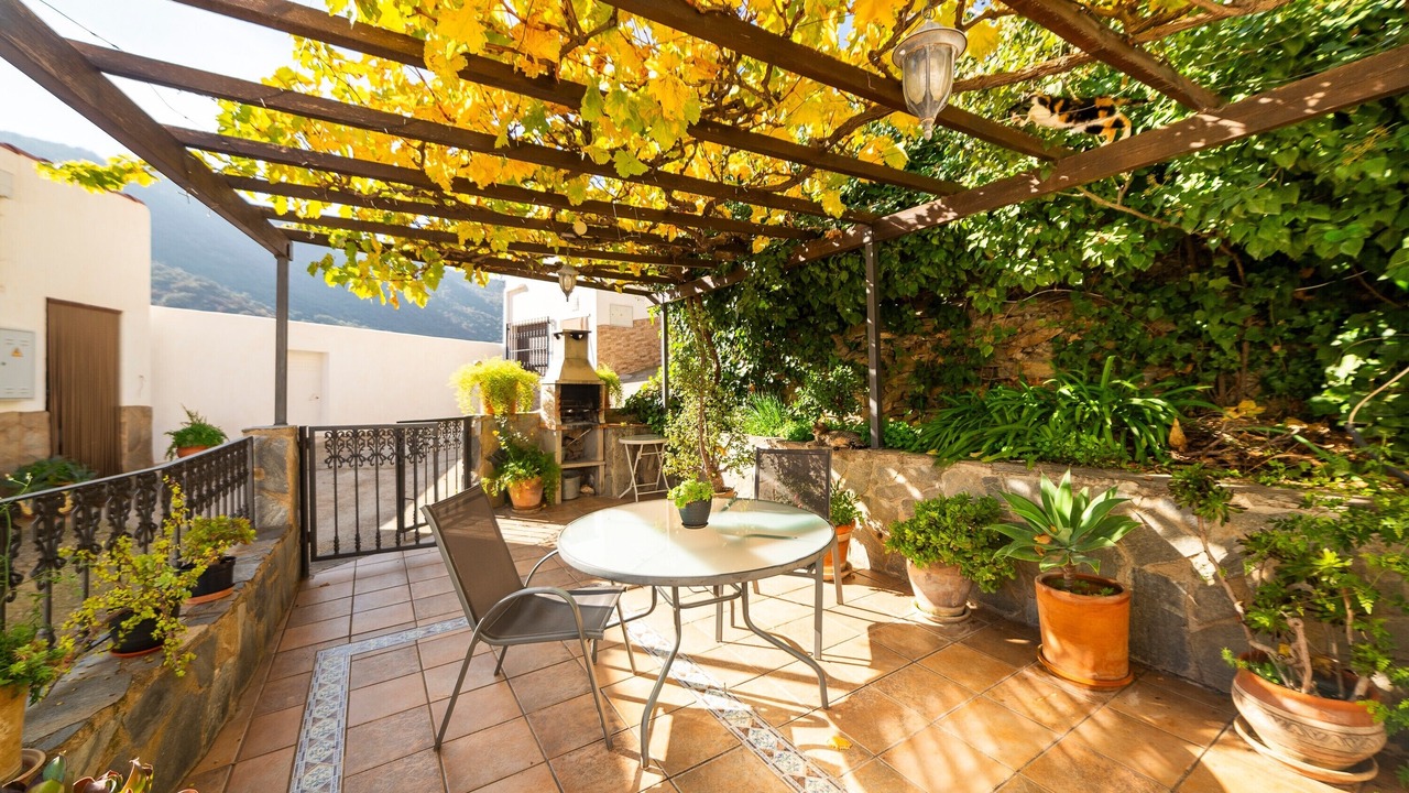 Photo of Outdoor in Laroya