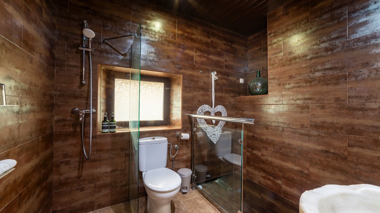 Photo of Bathroom in Laroya