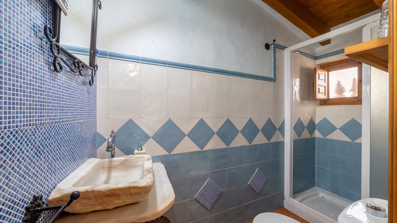 Photo of Bathroom in Laroya
