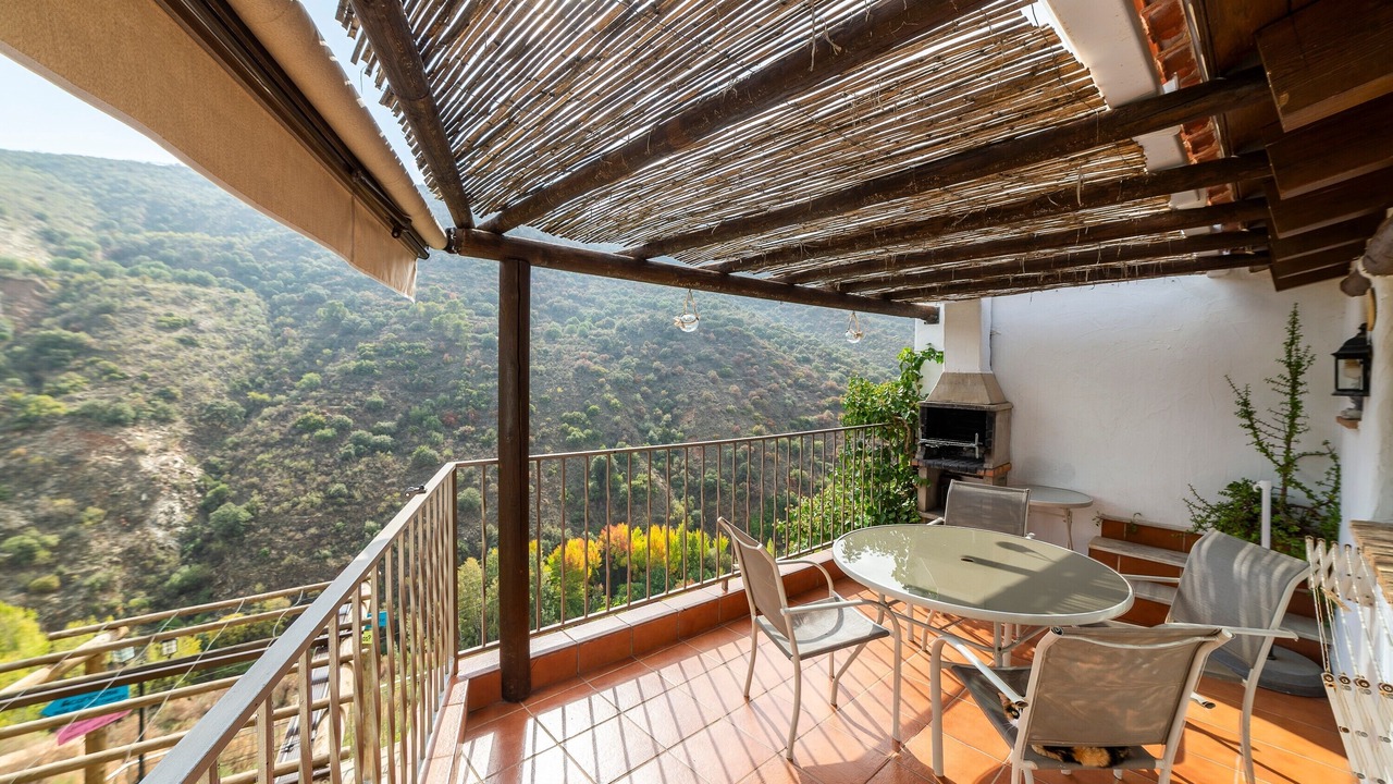 Photo of Outdoor in Laroya