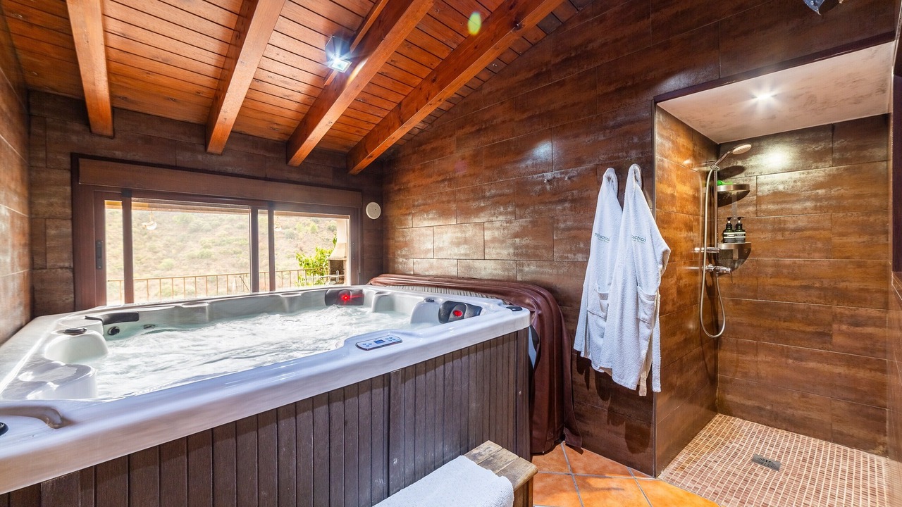 Photo of Bathroom in Laroya