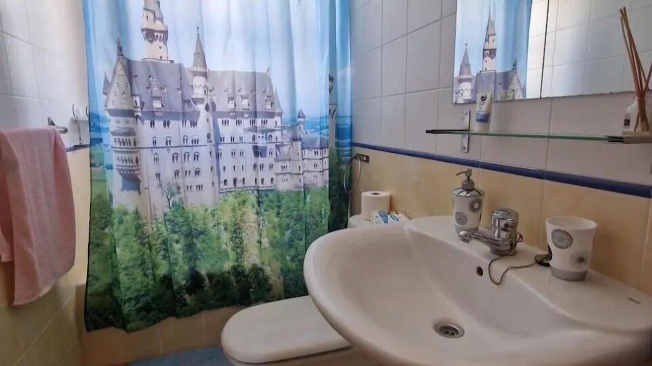 Photo of Bathroom in Enix