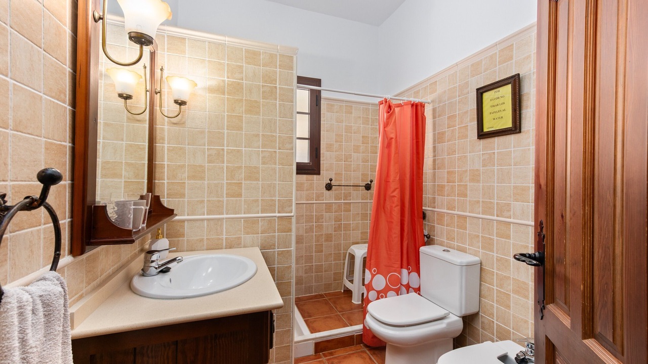 Photo of Bathroom in Jubrique