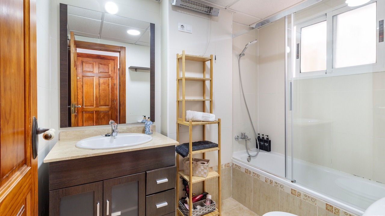 Photo of Bathroom in Los Geraeos