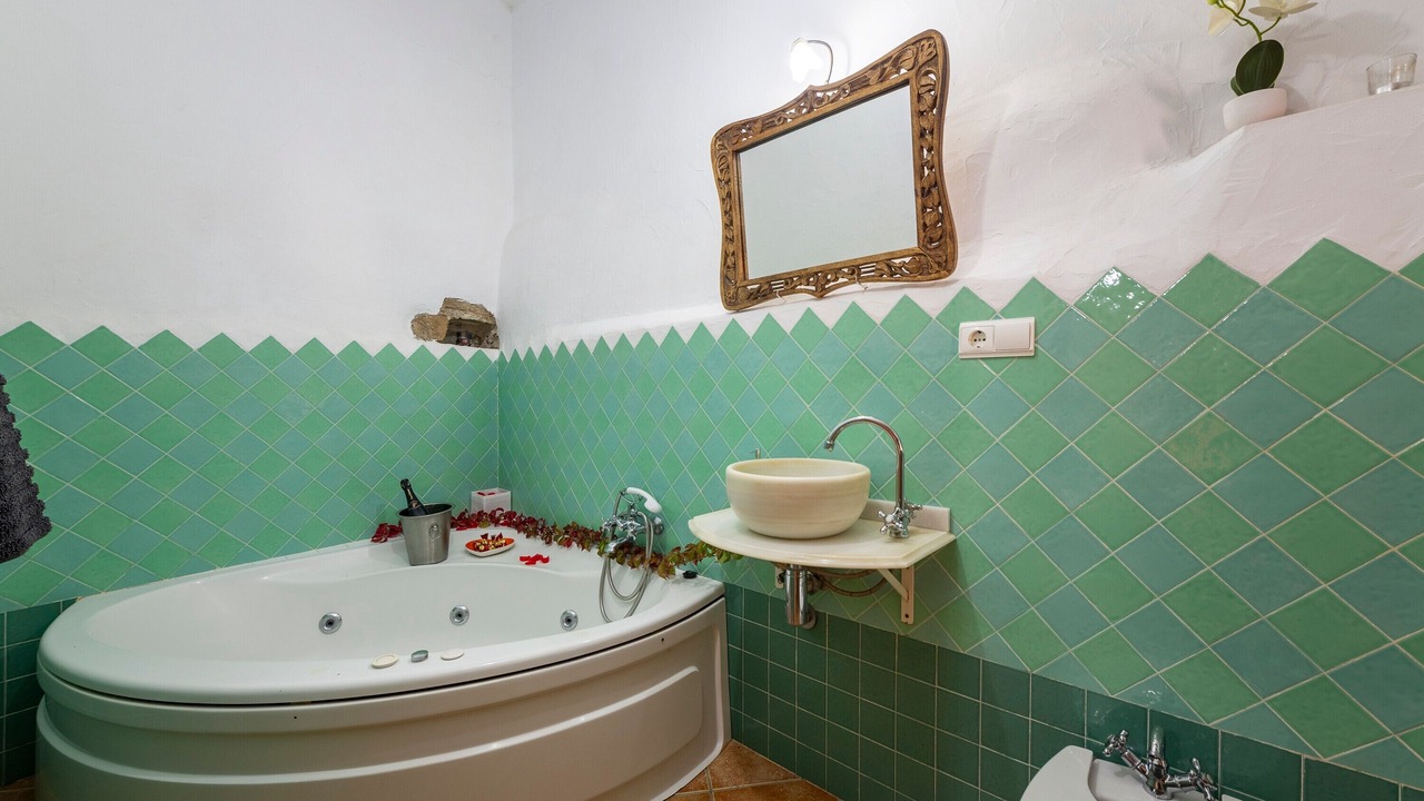 Photo of Bathroom in Laroya