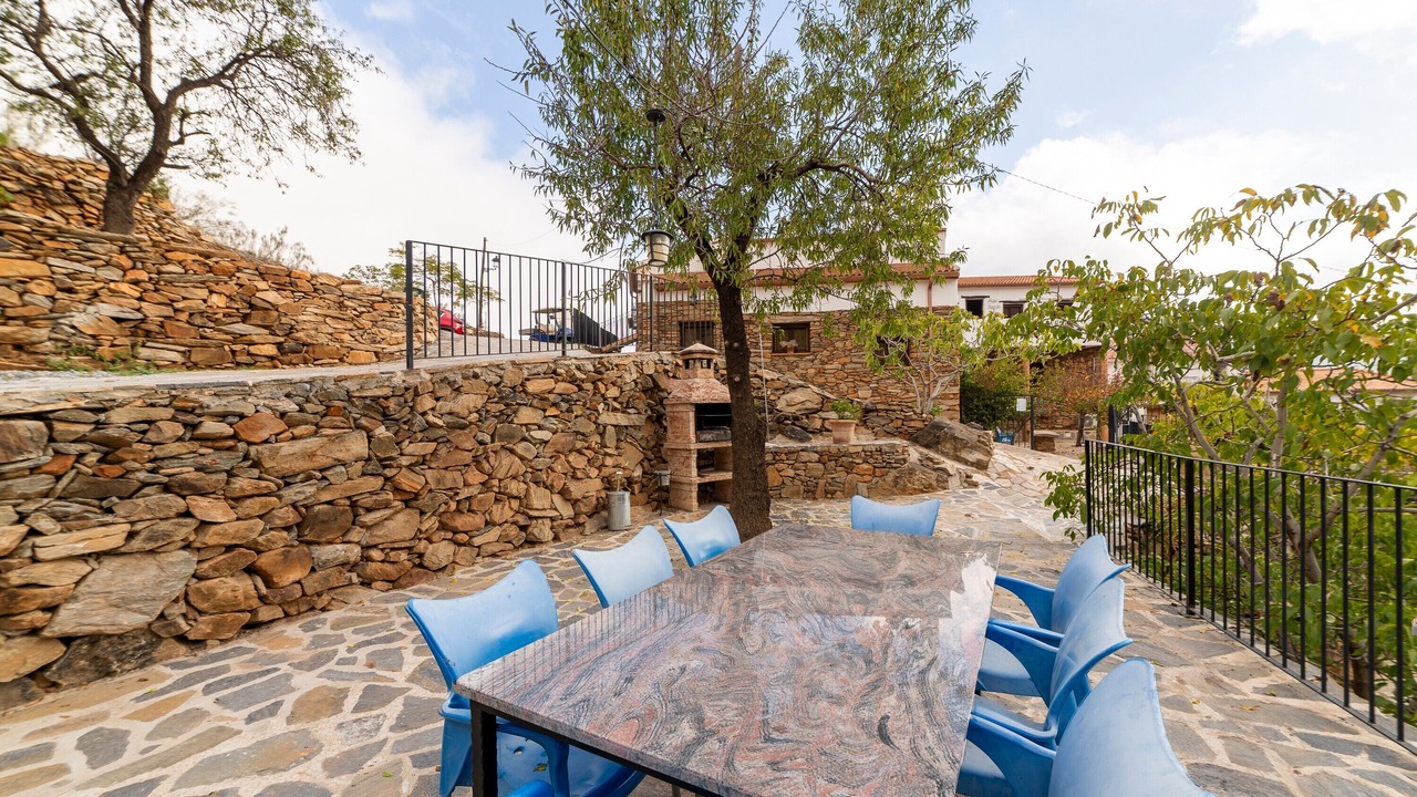 Photo of Outdoor in Laroya