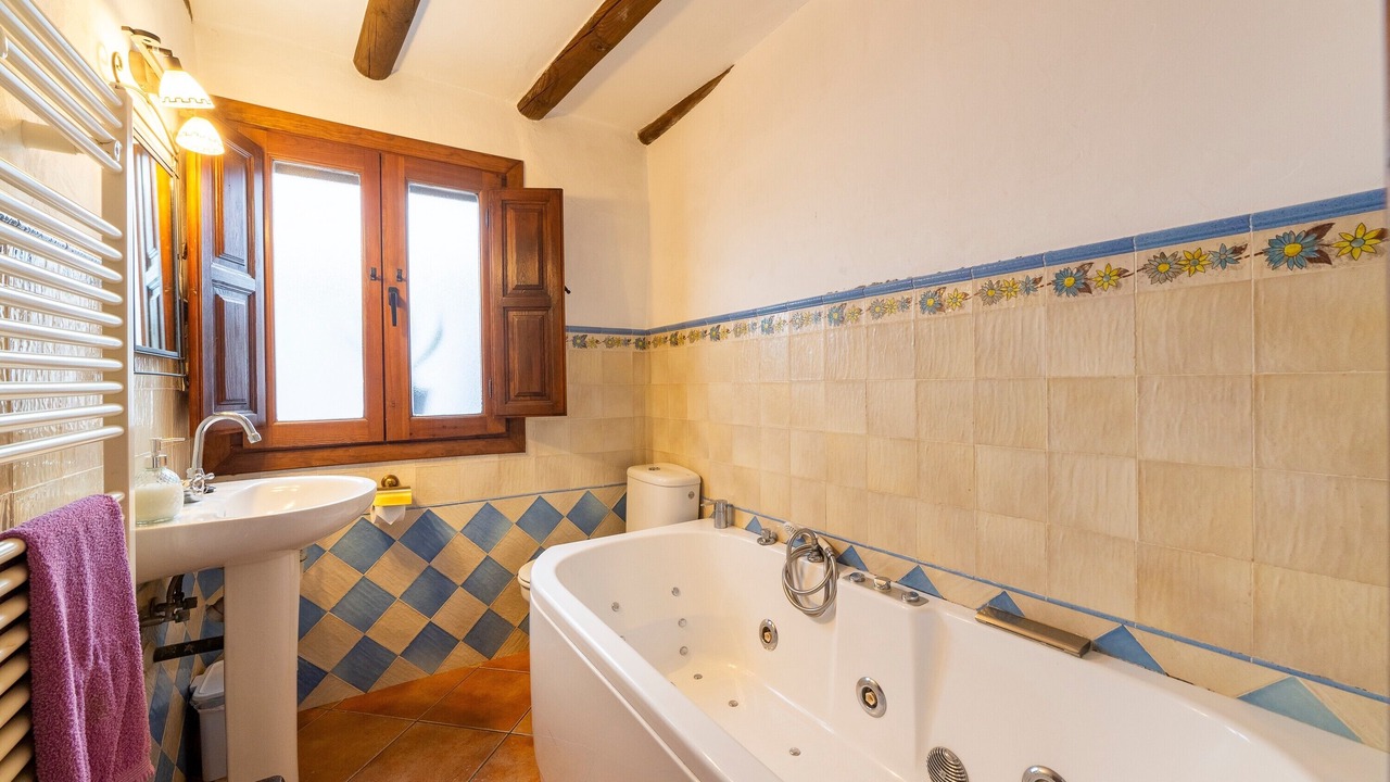 Photo of Bathroom in Laroya