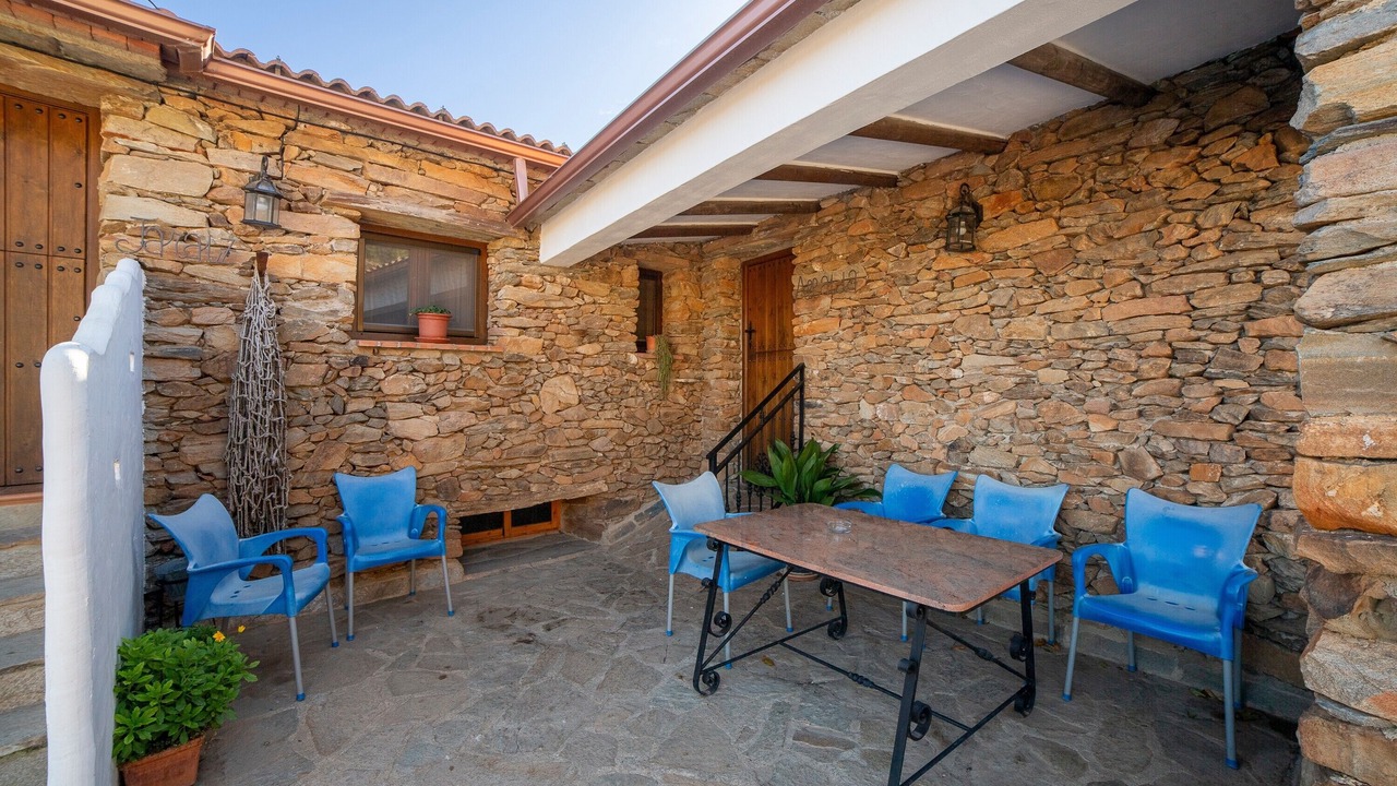 Photo of Outdoor in Laroya