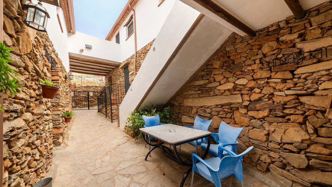 Photo of Outdoor in Laroya