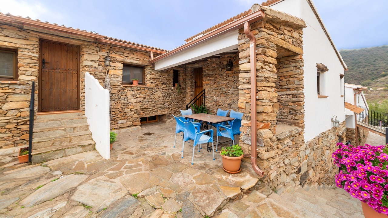 Photo of Outdoor in Laroya