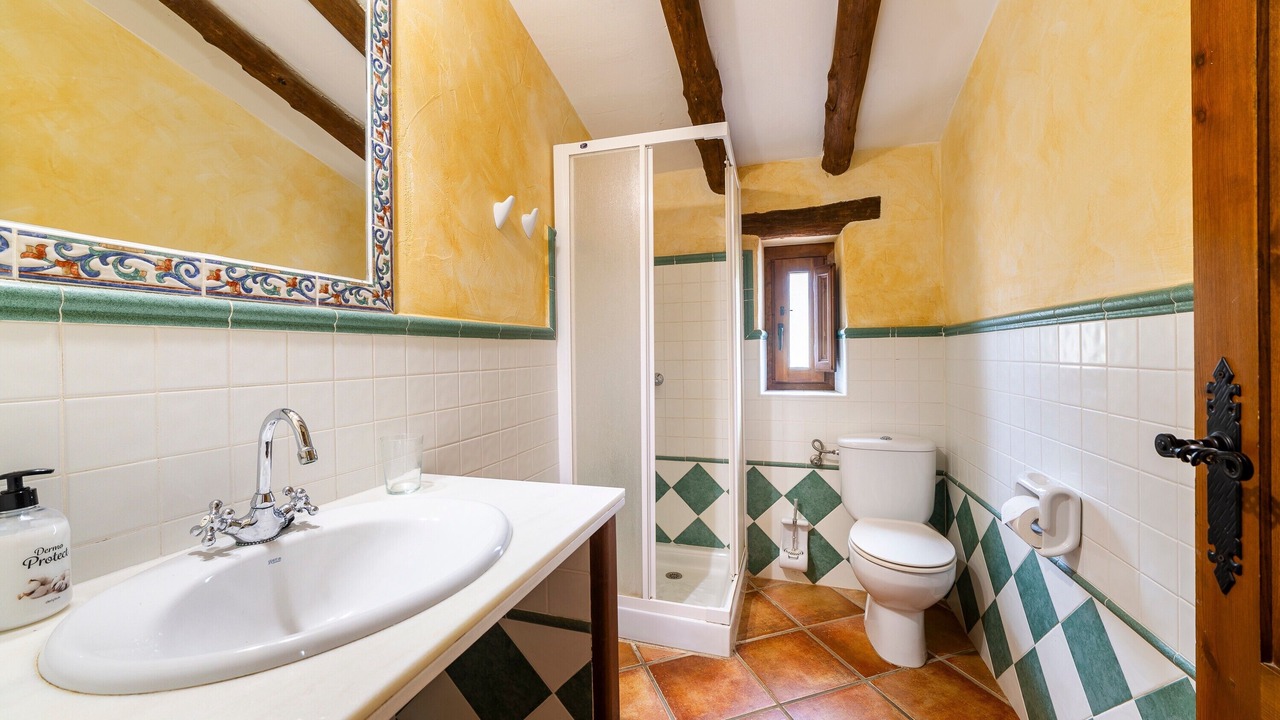 Photo of Bathroom in Laroya