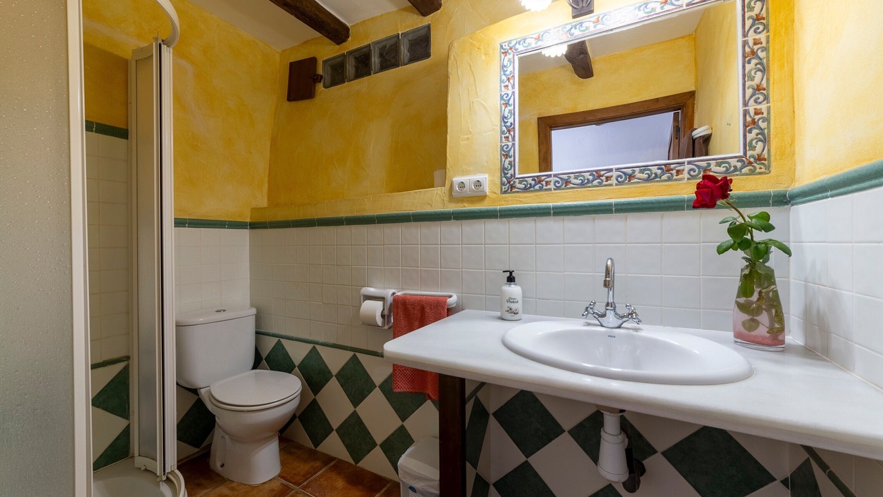 Photo of Bathroom in Laroya