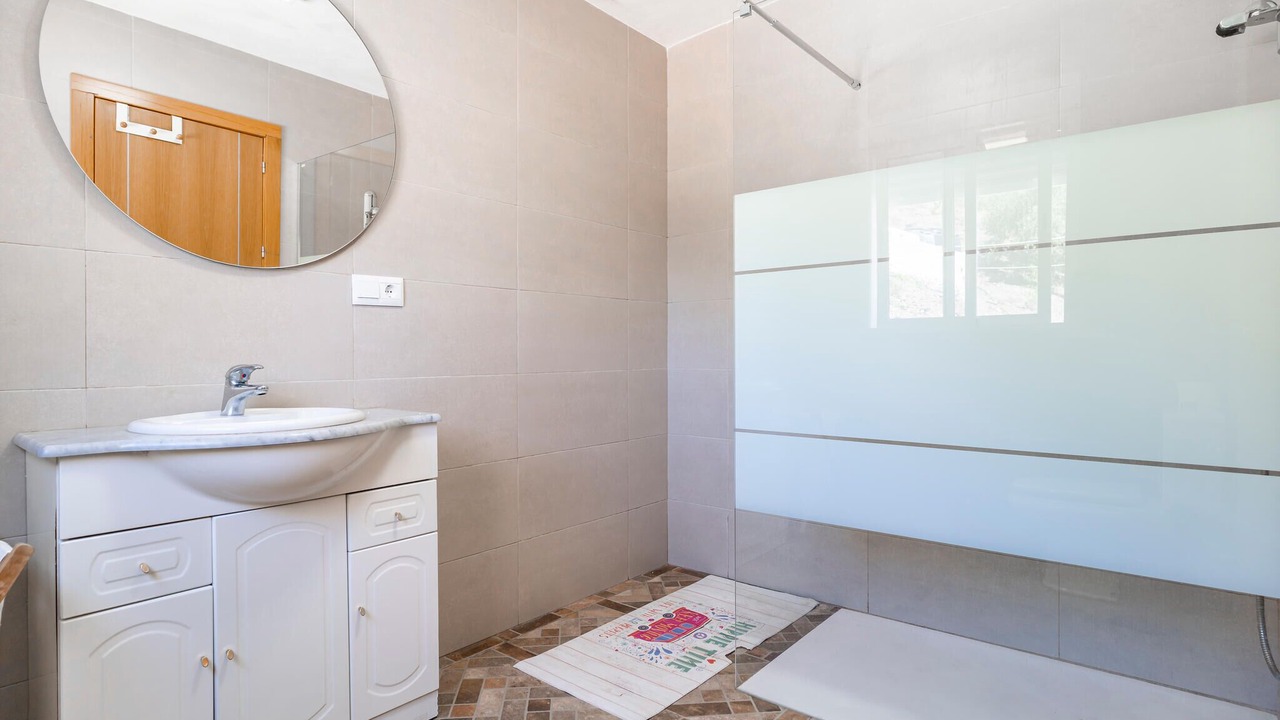 Photo of Bathroom in Canillas de Albaida