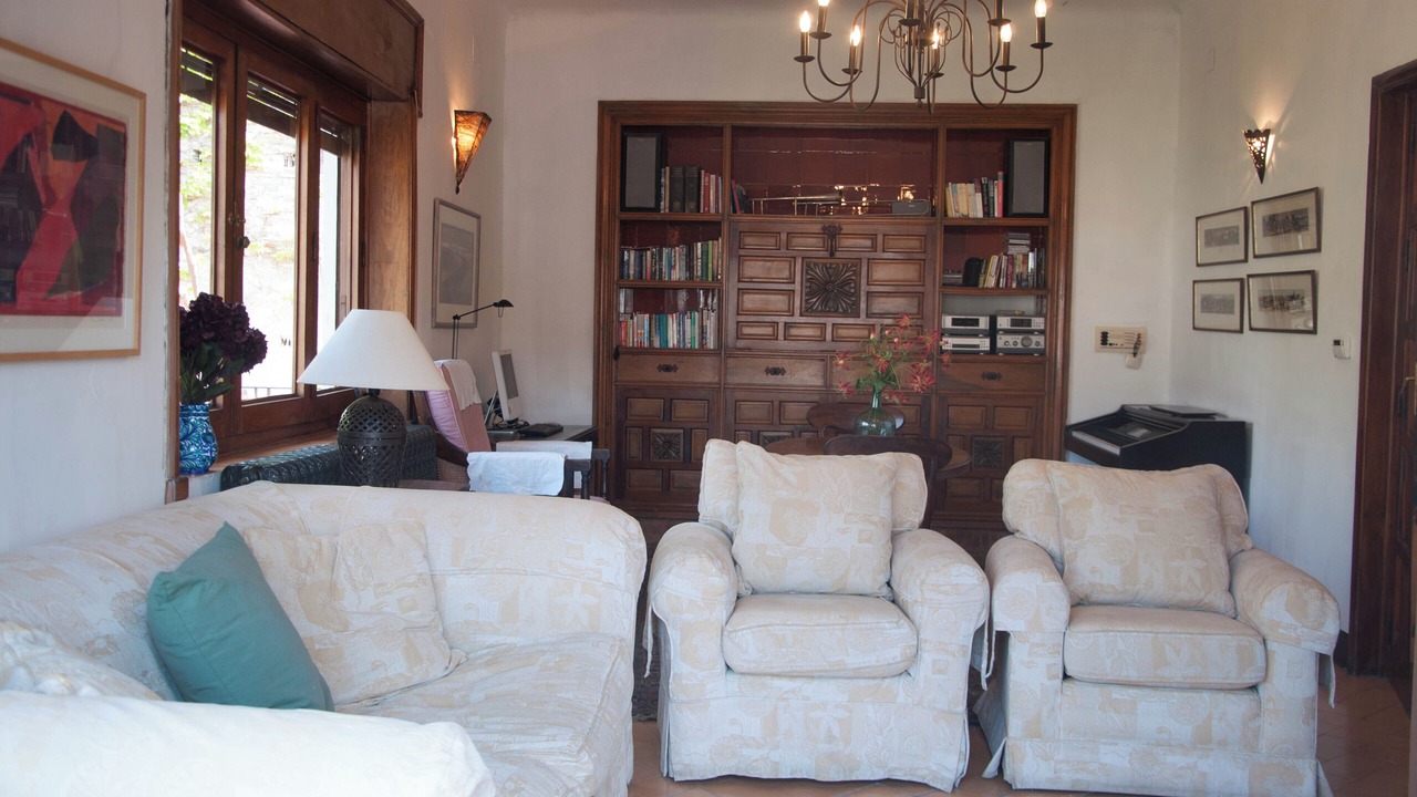 Photo of Livingroom in Central District
