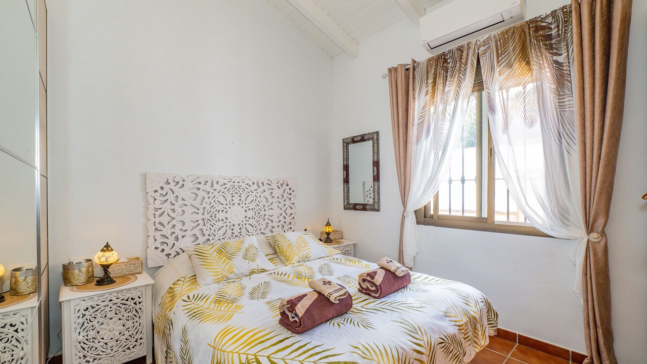Photo of Bedroom in Coin