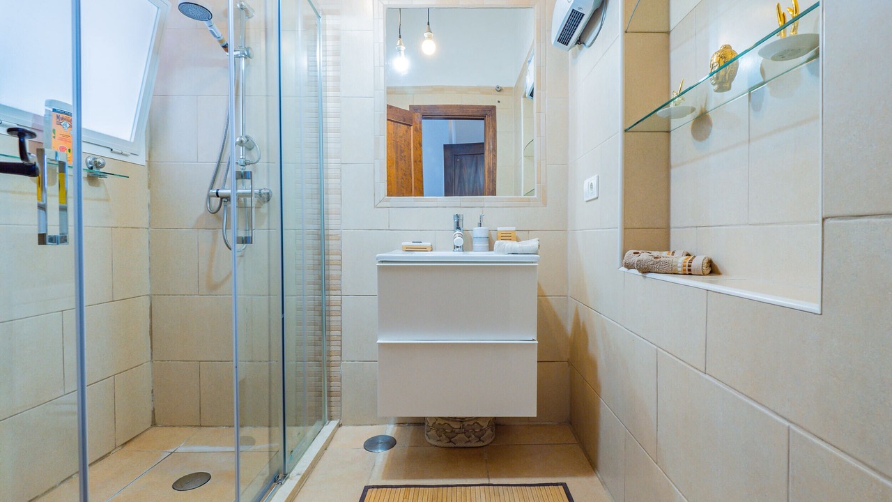 Photo of Bathroom in Coin