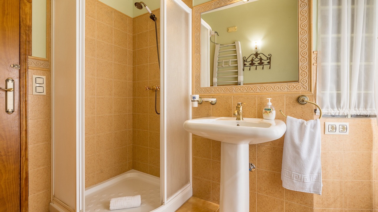Photo of Bathroom in Hinojares