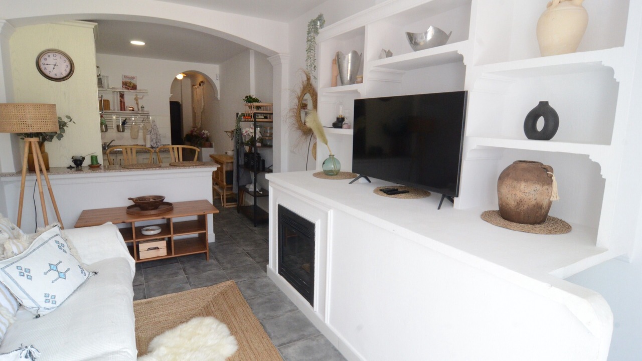 Photo of Livingroom in Benaojan