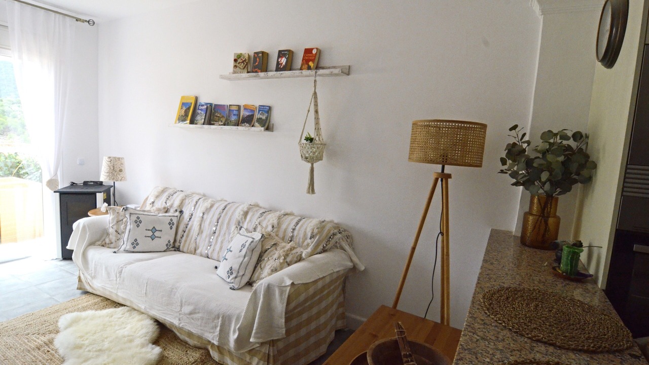 Photo of Livingroom in Benaojan