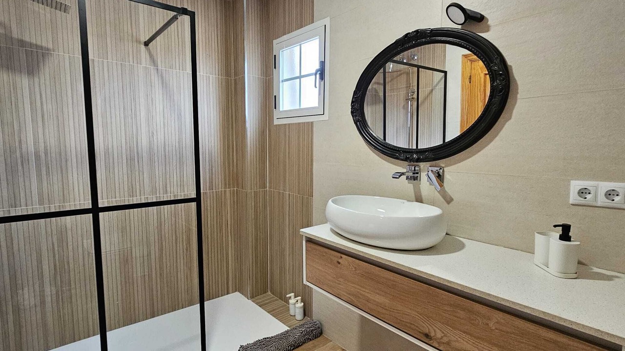 Photo of Bathroom in Meco