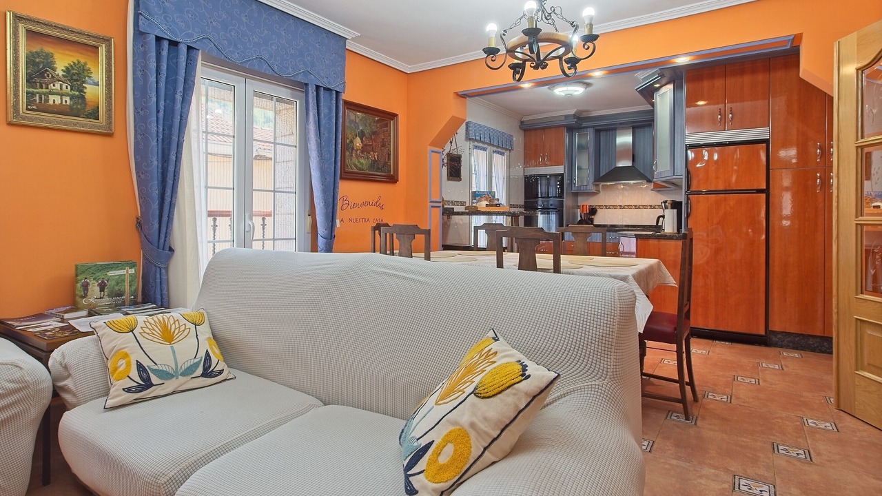 Photo of Livingroom in La Pola de Gordon