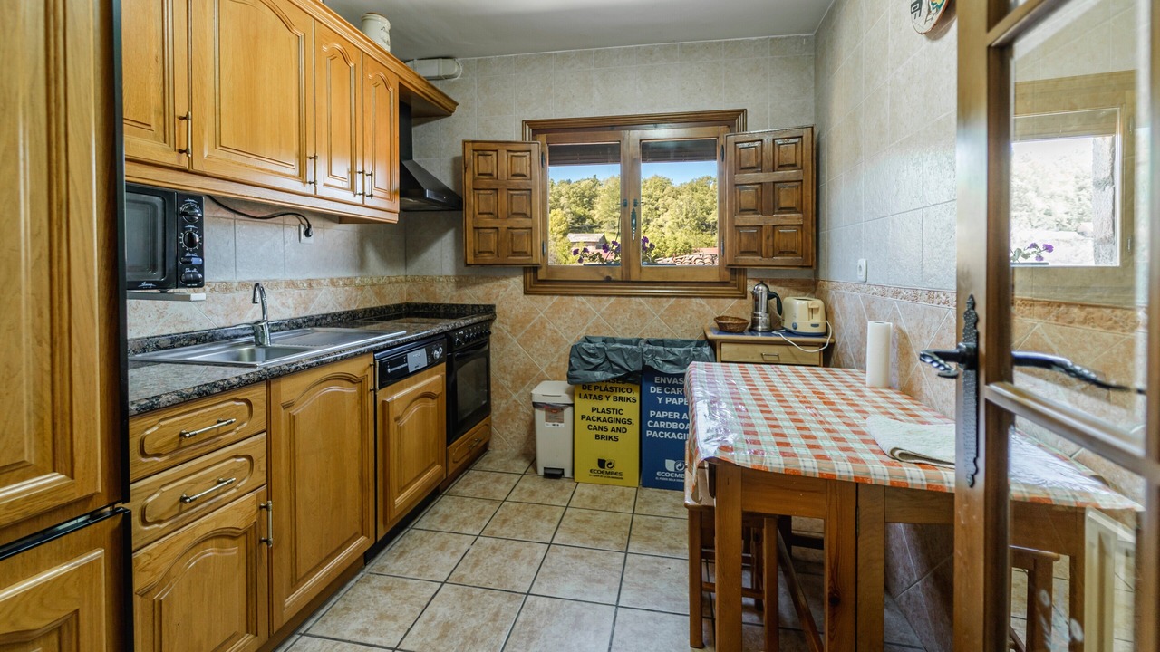 Photo of Kitchen in Valle de Valdelaguna