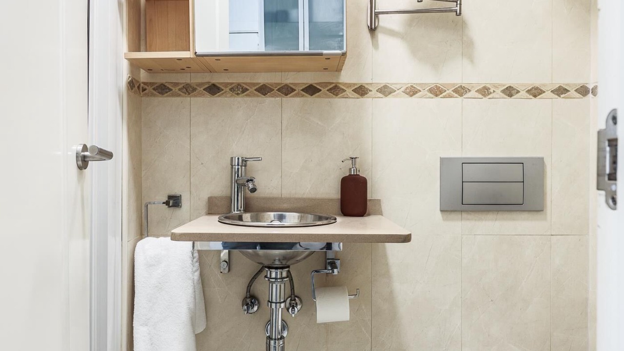Photo of Bathroom in Feria