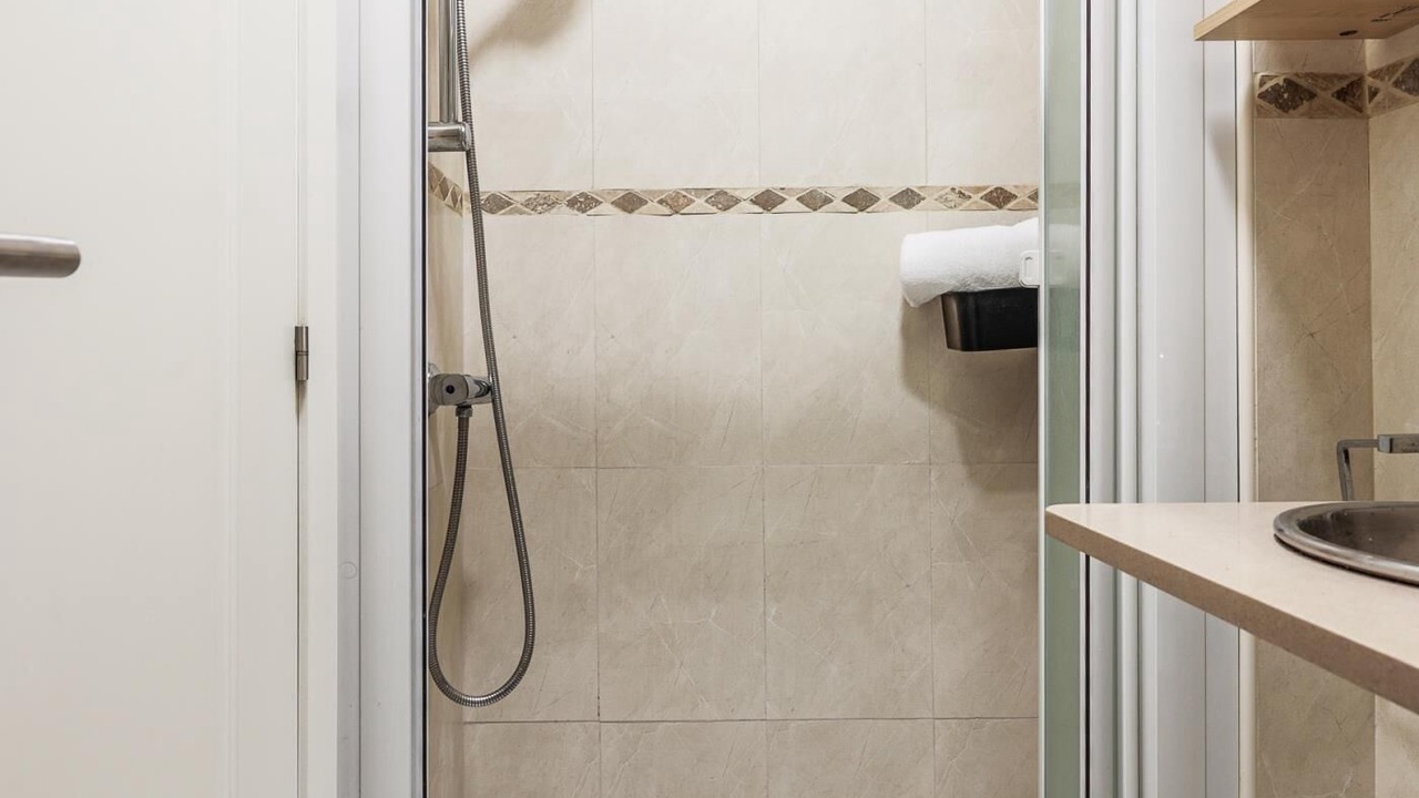 Photo of Bathroom in Feria