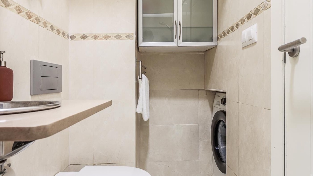 Photo of Bathroom in Feria