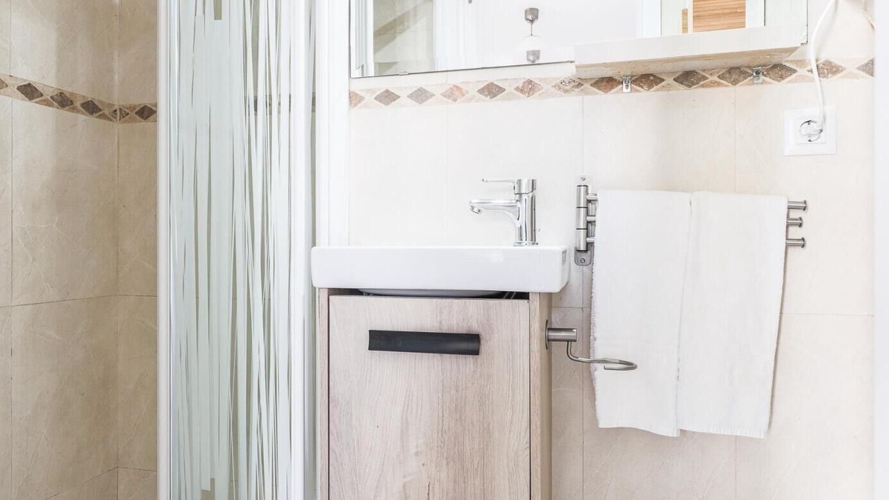 Photo of Bathroom in Feria