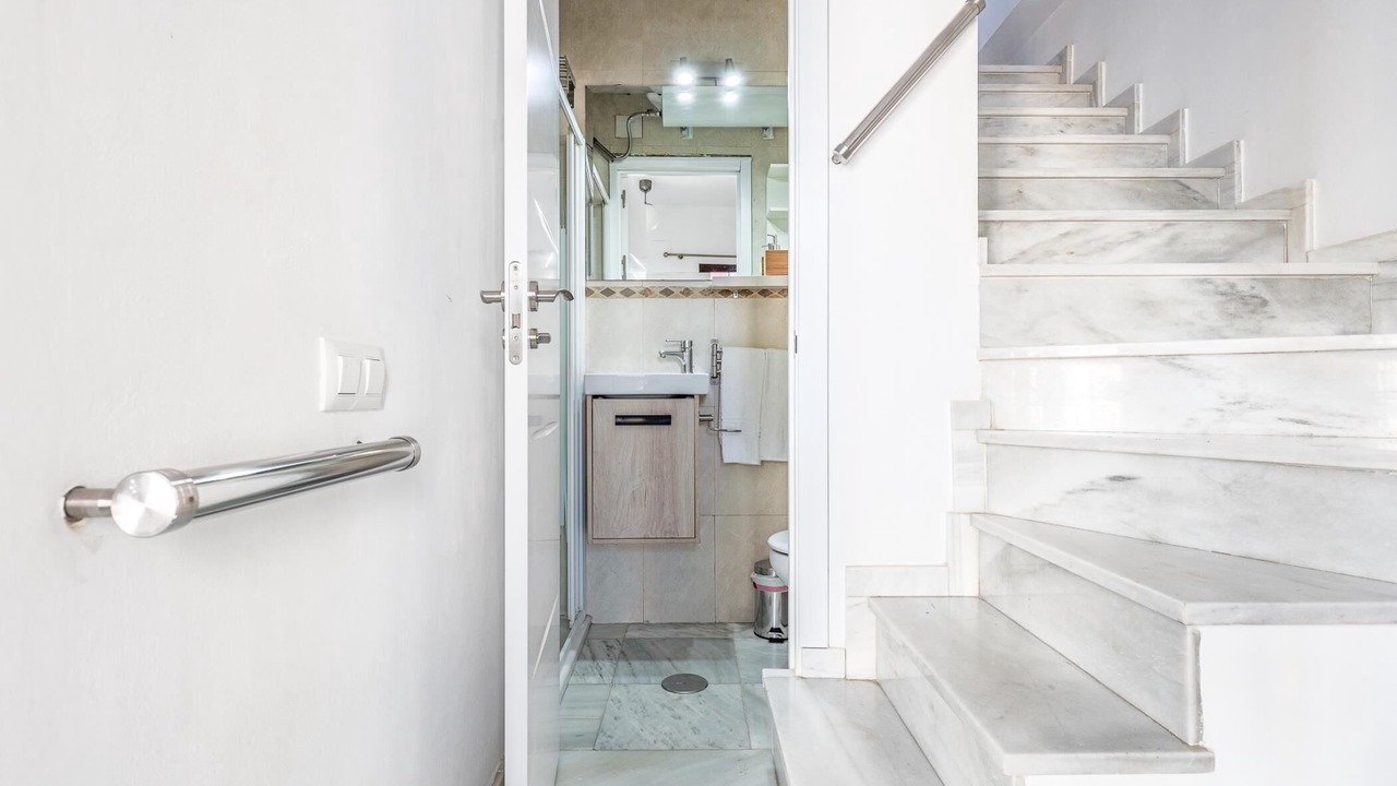 Photo of Bathroom in Feria