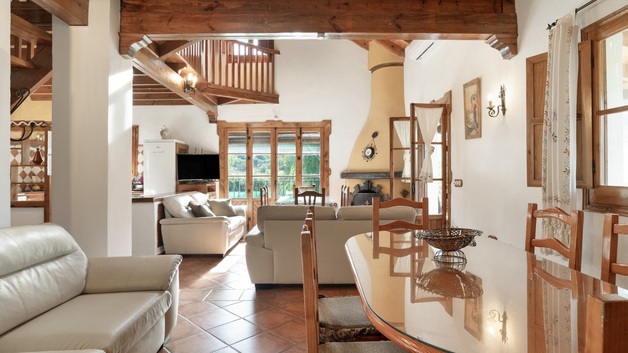 Photo of Livingroom in Benaojan