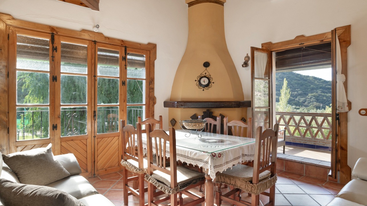 Photo of Livingroom in Benaojan