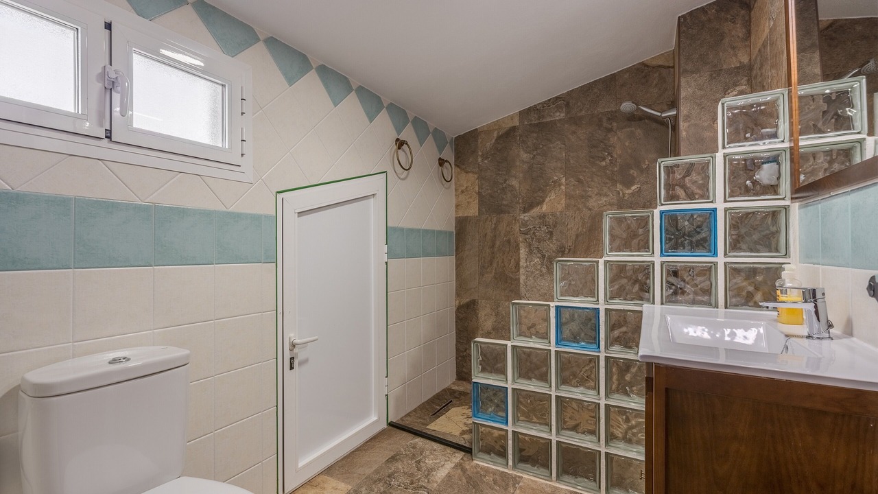 Photo of Bathroom in Caniles