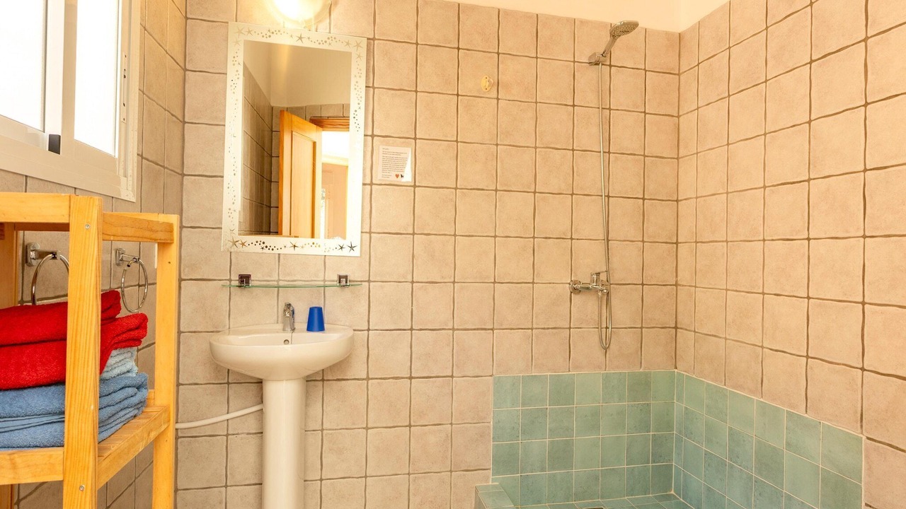 Photo of Bathroom in Arenas