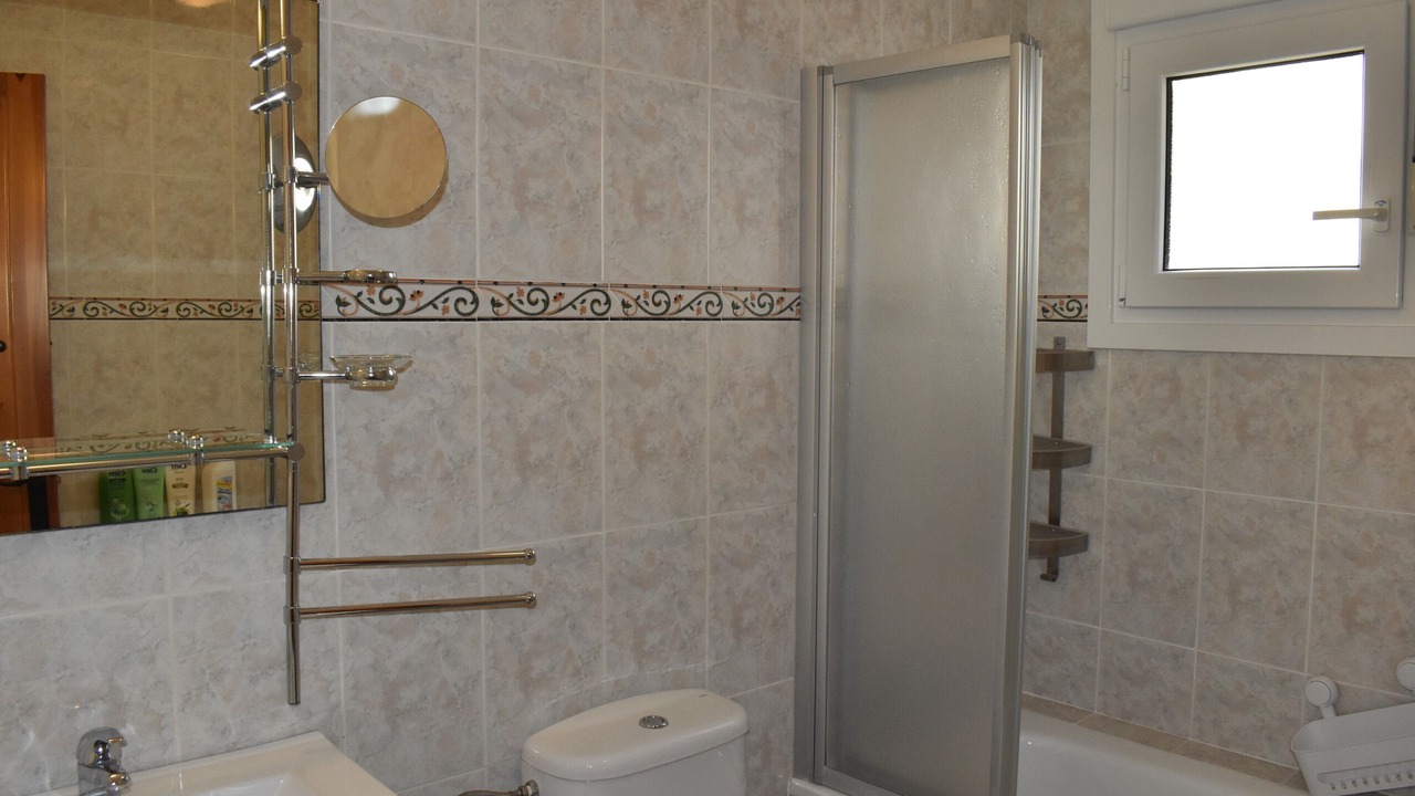 Photo of Bathroom in Canillas de Albaida