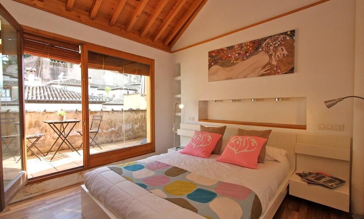 Photo of Bedroom in Central District